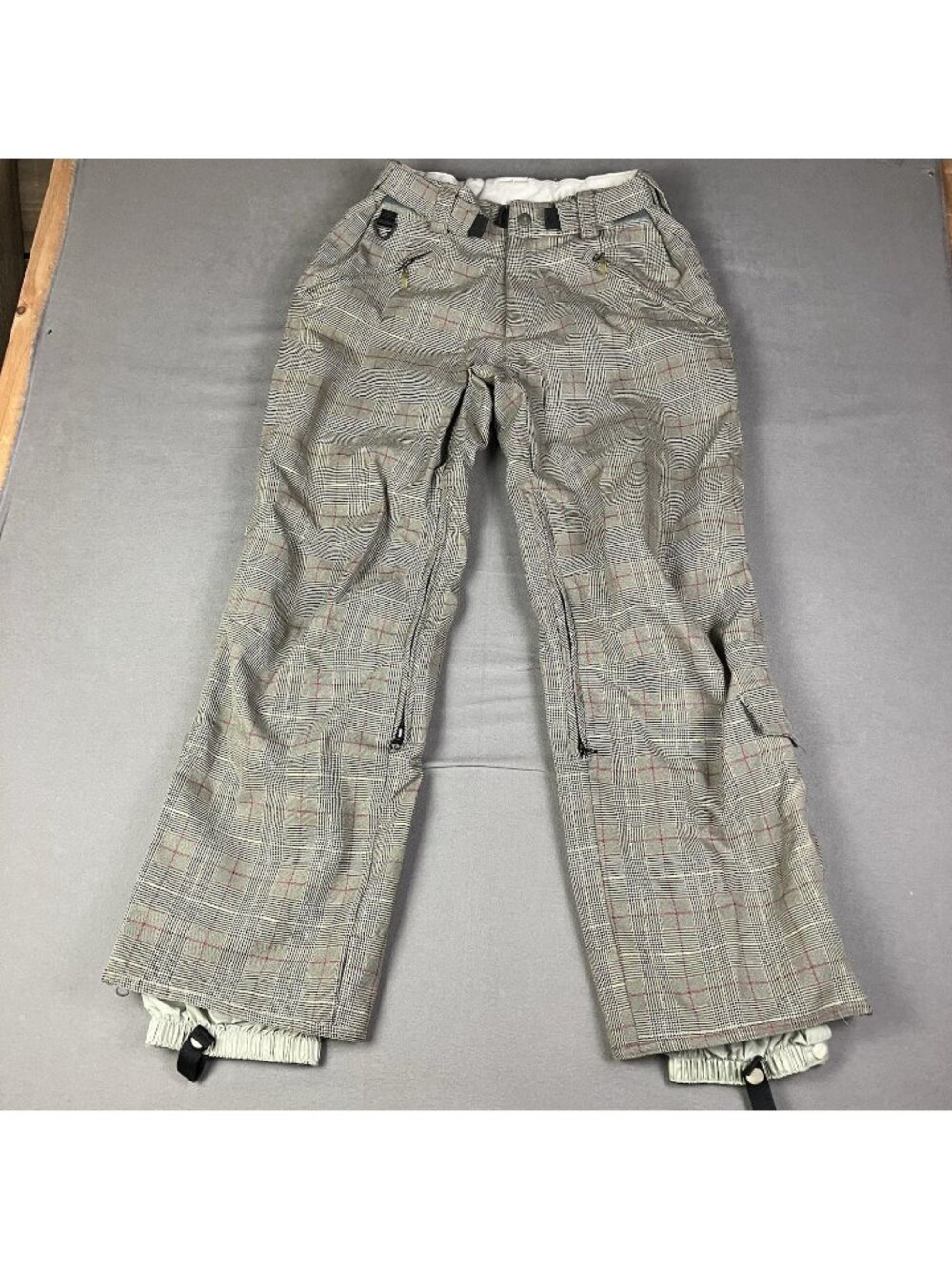 E408 Turbine Siren Women’s Size M Ski Snowboarding Pants Herringbone Beige Y2K
